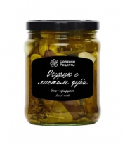 Огурцы с листом дуба